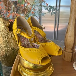 Bettie Page shoes 4” Mary Jane